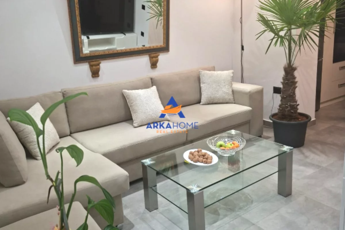 Shtepi me qera Apartament ne Tirane, 1+1, Mobilimi E mobiluar, Pagesa 719  Euro.