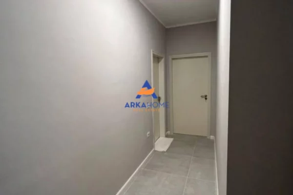 Shtepi ne shitje Apartament ne Tirane, 1+1, Mobilimi Pjeserisht e mobiluar, Pagesa 160,398  Euro.