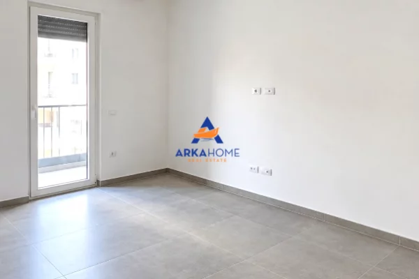 Shtepi me qera Apartament ne Tirane, 2+1, Mobilimi Pjeserisht e mobiluar, Pagesa 387  Euro.