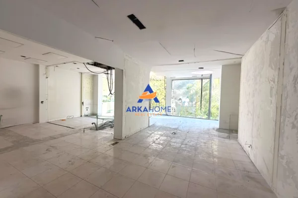 JEPET AMBIENT BIZNESI ME QERA 120M2 "PERBALL DELIJORGJIT, RRUGA E KAVAJES" 180000 LEKE