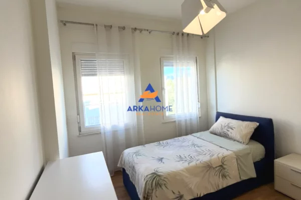Shtepi ne shitje Vila Luksoze ne Tirane, 4+1, Mobilimi E mobiluar, Pagesa 800,000  Euro.