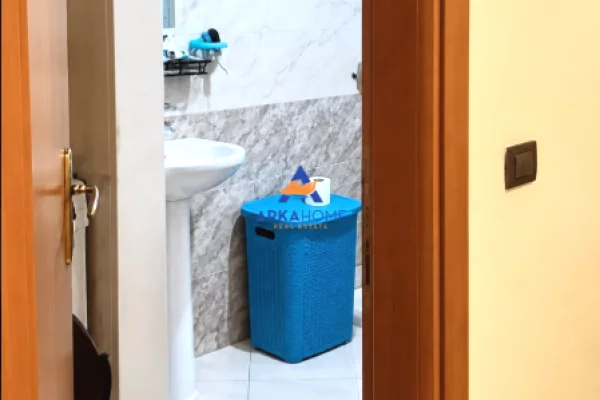 Shtepi me qera Apartament ne Tirane, 2+1, Mobilimi E mobiluar, Pagesa 442  Euro.