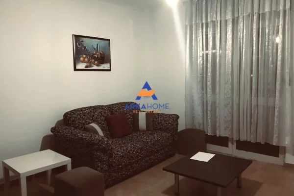 Shtepi me qera 2+1 ne Tirane - 641 Euro