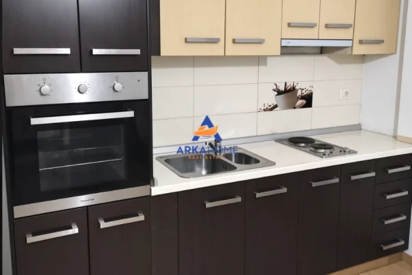 Shtepi me qera Apartament ne Tirane, 2+1, Mobilimi E mobiluar, Pagesa 641  Euro.