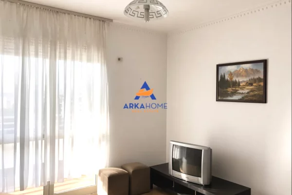 Shtepi me qera Apartament ne Tirane, 2+1, Mobilimi E mobiluar, Pagesa 641  Euro.