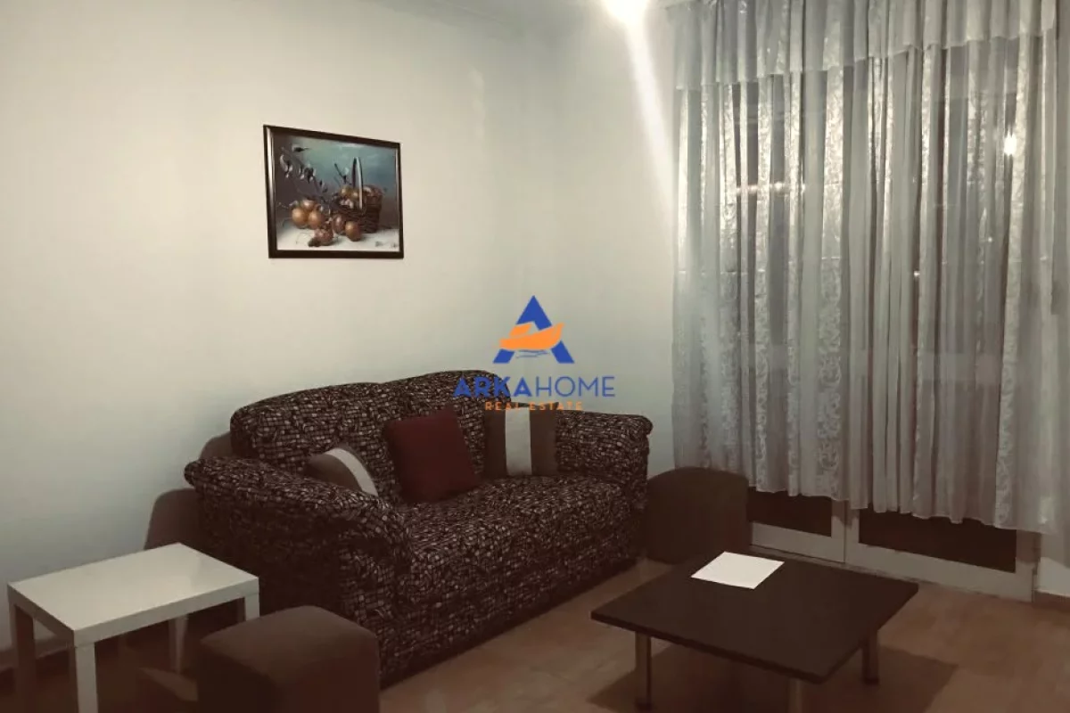 Shtepi me qera Apartament ne Tirane, 2+1, Mobilimi E mobiluar, Pagesa 641  Euro.