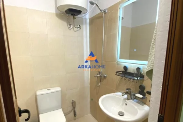 Shtepi me qera Apartament ne Tirane, 1+1, Mobilimi E mobiluar, Pagesa 442  Euro.