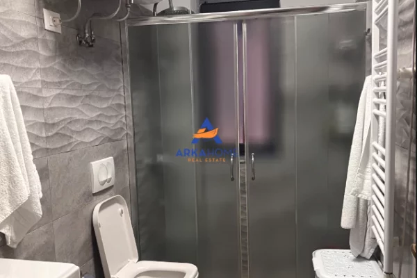 Shtepi me qera Apartament ne Tirane, 3+1, Mobilimi E mobiluar, Pagesa 940  Euro.