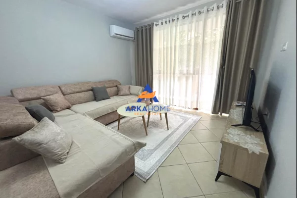 Shtepi me qera 2+1 ne Tirane - 608 Euro