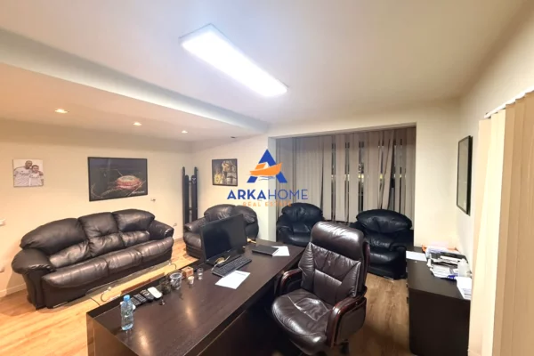Ambient biznesi me qera 3+1 ne Tirane - 2,200 Euro