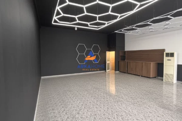 Ambient biznesi me qera 3+1 ne Tirane - 993 Euro