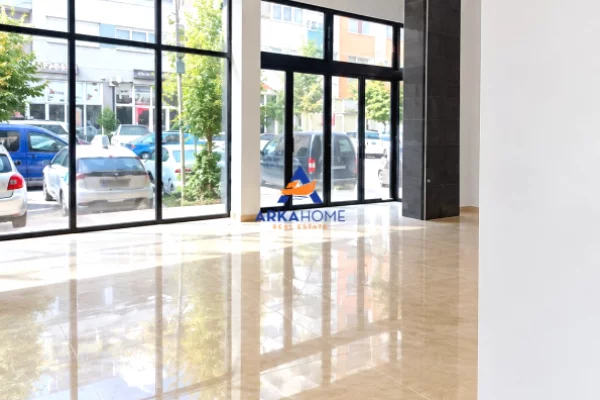 Ambient biznesi me qera 1+1 ne Tirane - 883 Euro