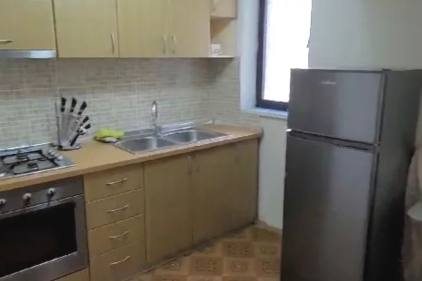 Shtepi me qera Apartament ne Tirane, 1+1, Mobilimi E mobiluar, Pagesa 195  Euro.