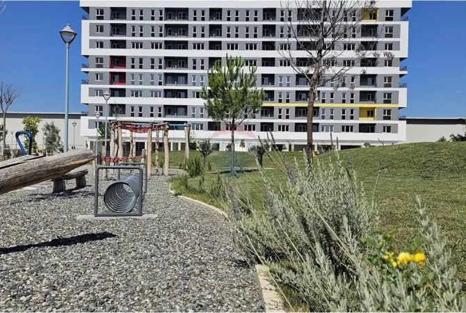 Shtepi ne shitje Apartament ne Tirane, 2+1, Mobilimi Bosh, pa mobiluar, Pagesa 88,000  Euro.