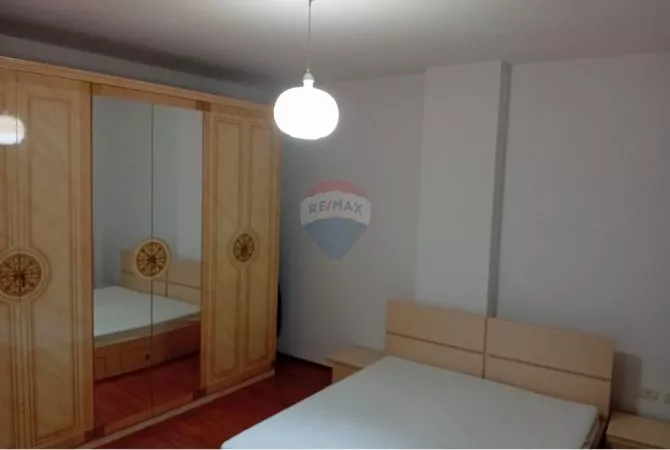Shtepi me qera Apartament ne Tirane, 2+1, Mobilimi E mobiluar, Pagesa 600  Euro.