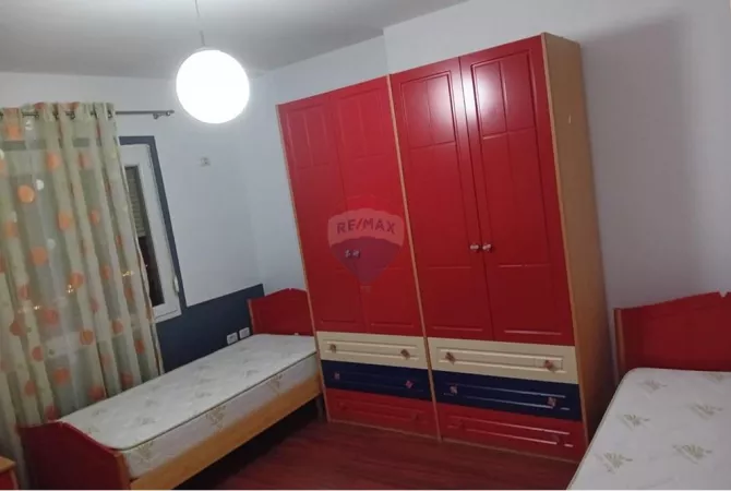 Shtepi me qera Apartament ne Tirane, 2+1, Mobilimi E mobiluar, Pagesa 600  Euro.