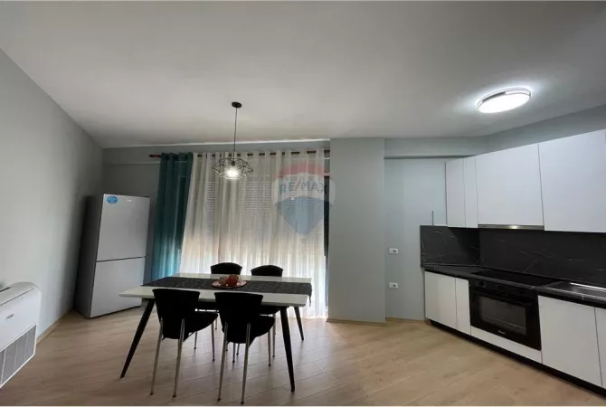 Shtepi me qera Apartament ne Tirane, 2+1, Mobilimi E mobiluar, Pagesa 60,000  Leke.