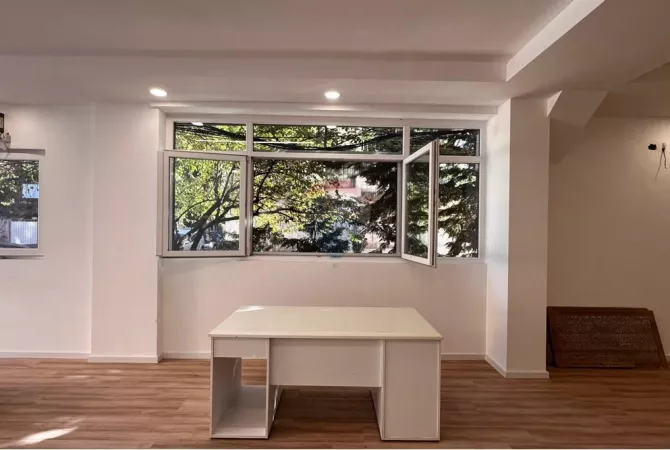 Business Property for Rent 3+1 in Tirana - 700 Euro