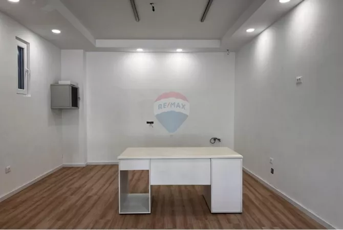 Zyre me qira te Bulevardi Zhan DArk! 