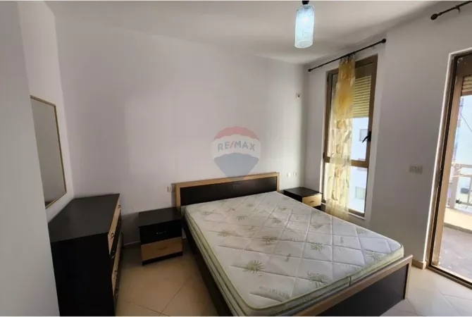 Shtepi ne shitje Apartament ne Tirane, 1+1, Mobilimi E mobiluar, Pagesa 90,000  Euro.