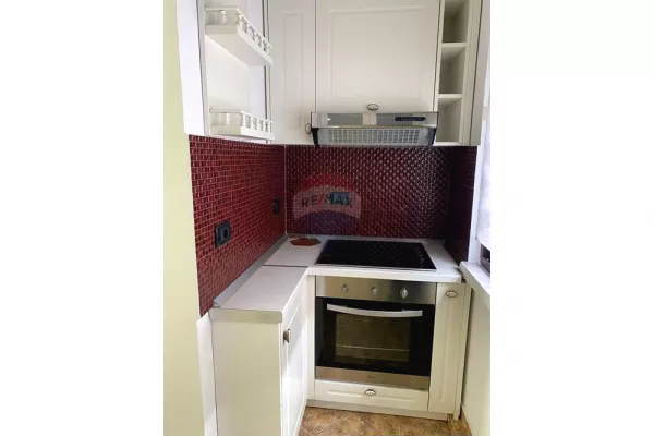 Shtepi me qera Apartament ne Tirane, 2+1, Mobilimi E mobiluar, Pagesa 550  Dollar.
