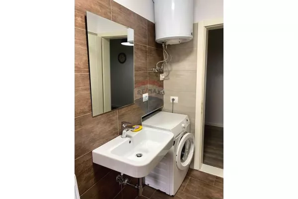 Shtepi me qera Apartament ne Tirane, 2+1, Mobilimi E mobiluar, Pagesa 550  Dollar.