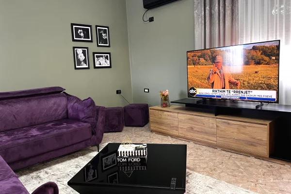 Shtepi me qera Apartament ne Tirane, 2+1, Mobilimi E mobiluar, Pagesa 45,000  Leke.