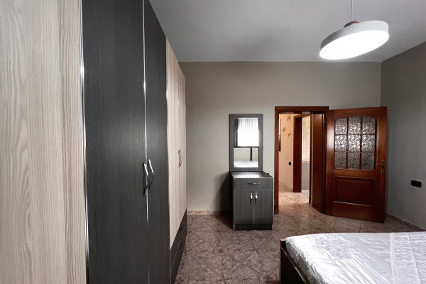 Shtepi me qera Apartament ne Tirane, 2+1, Mobilimi E mobiluar, Pagesa 45,000  Leke.