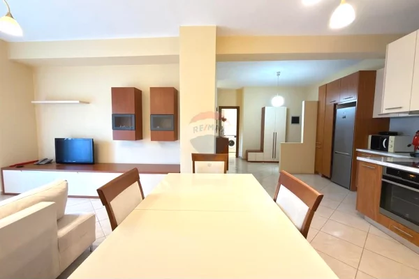 Shtepi me qera Apartament ne Tirane, 2+1, Mobilimi E mobiluar, Pagesa 65,000  Leke.