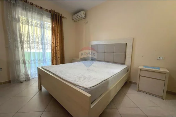 Shtepi me qera Apartament ne Tirane, 2+1, Mobilimi E mobiluar, Pagesa 65,000  Leke.