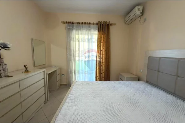 Shtepi me qera Apartament ne Tirane, 2+1, Mobilimi E mobiluar, Pagesa 65,000  Leke.
