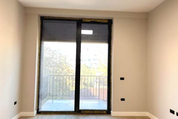 Ambient biznesi me qera 3+1 ne Tirane - 650 Euro