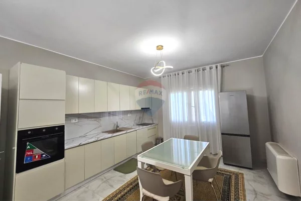 Shtepi me qera Apartament ne Tirane, 2+1, Mobilimi E mobiluar, Pagesa 60,000  Leke.