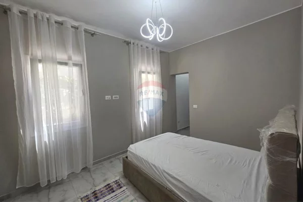 Shtepi me qera Apartament ne Tirane, 2+1, Mobilimi E mobiluar, Pagesa 60,000  Leke.