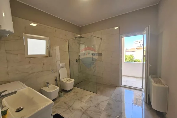 Shtepi me qera Apartament ne Tirane, 2+1, Mobilimi E mobiluar, Pagesa 60,000  Leke.