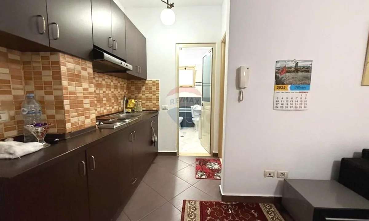 Shtepi me qera Apartament ne Tirane, 1+1, Mobilimi E mobiluar, Pagesa 500  Euro.