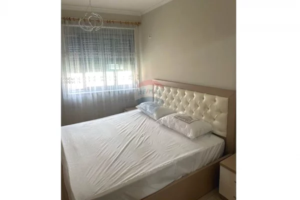 Shtepi me qera Apartament ne Tirane, 2+1, Mobilimi E mobiluar, Pagesa 500  Euro.