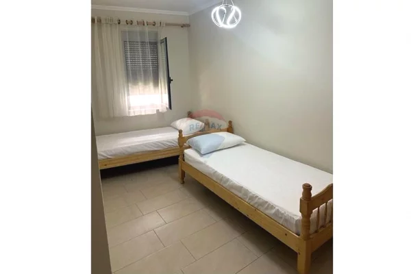 Shtepi me qera Apartament ne Tirane, 2+1, Mobilimi E mobiluar, Pagesa 500  Euro.