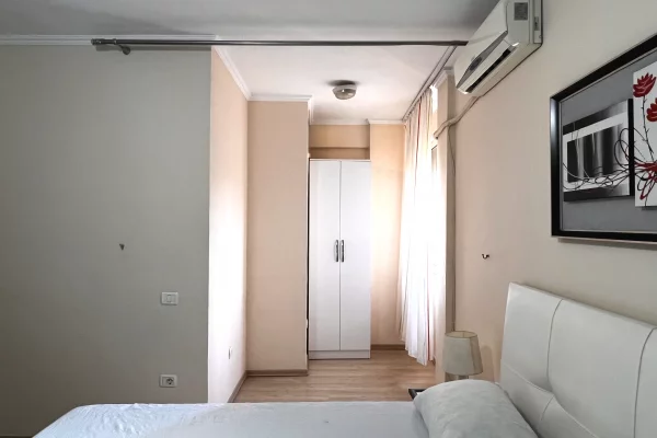 Shtepi me qera Apartament ne Tirane, 2+1, Mobilimi E mobiluar, Pagesa 80,000  Leke.
