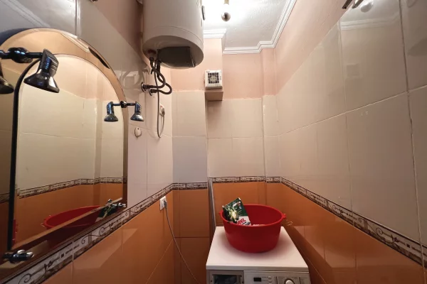 Shtepi me qera Apartament ne Tirane, 2+1, Mobilimi E mobiluar, Pagesa 80,000  Leke.