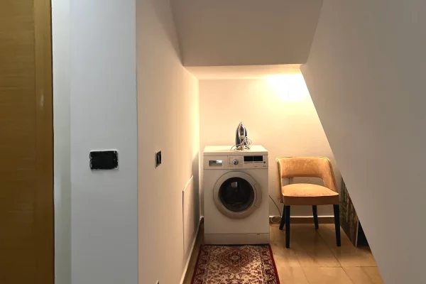 Shtepi me qera Apartament ne Tirane, 2+1, Mobilimi E mobiluar, Pagesa 55,000  Leke.