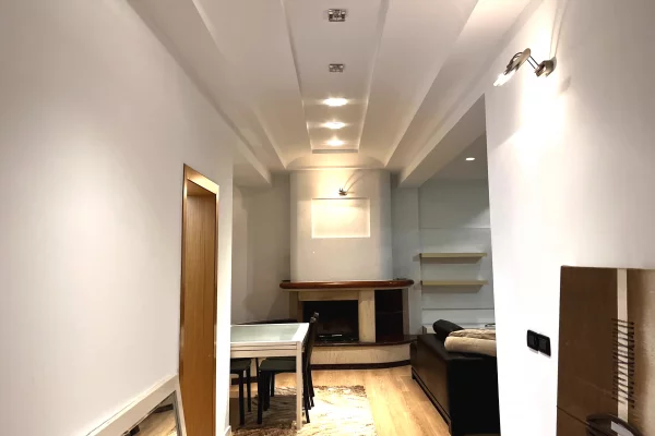 Shtepi me qera Apartament ne Tirane, 2+1, Mobilimi E mobiluar, Pagesa 55,000  Leke.