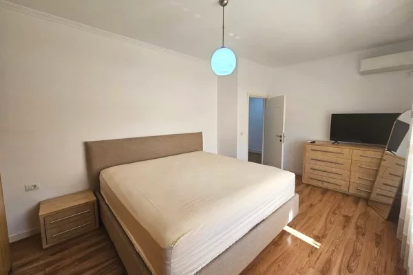 Shtepi me qera Apartament ne Tirane, 1+1, Mobilimi E mobiluar, Pagesa 60,000  Leke.