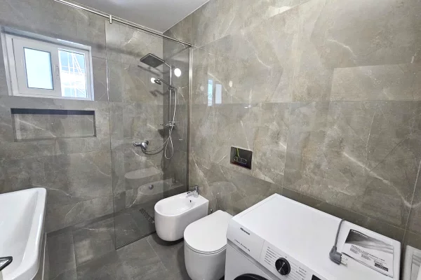 Shtepi me qera Apartament ne Tirane, 1+1, Mobilimi E mobiluar, Pagesa 60,000  Leke.