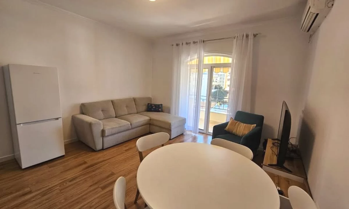 Shtepi me qera Apartament ne Tirane, 1+1, Mobilimi E mobiluar, Pagesa 60,000  Leke.