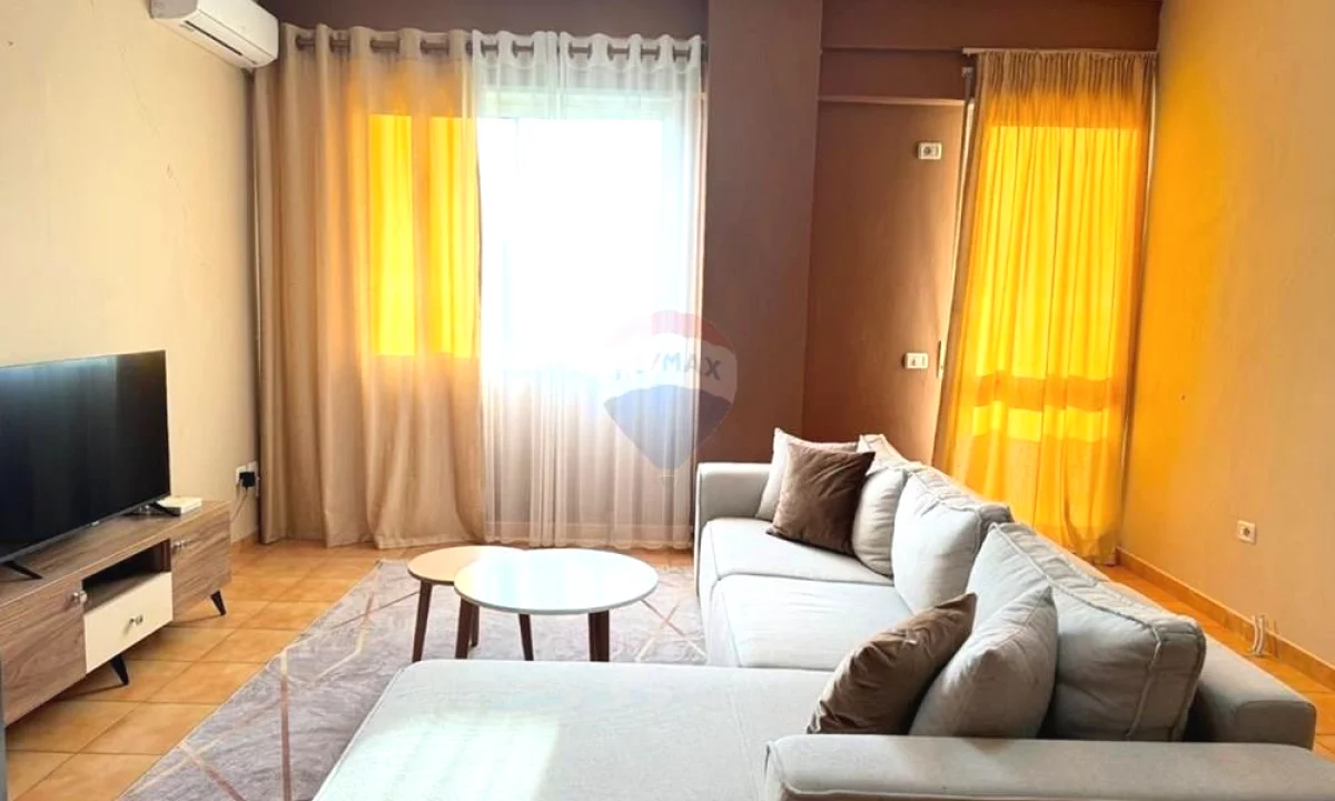 Shtepi me qera Apartament ne Tirane, 1+1, Mobilimi E mobiluar, Pagesa 700  Euro.