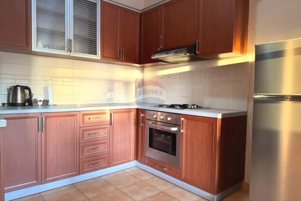 Shtepi me qera Apartament ne Tirane, 1+1, Mobilimi E mobiluar, Pagesa 700  Euro.