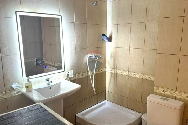 Shtepi me qera Apartament ne Tirane, 1+1, Mobilimi E mobiluar, Pagesa 700  Euro.