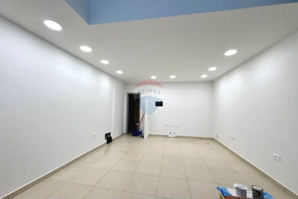 Ambient biznesi me qera 1+1 ne Tirane - 60,000 Leke