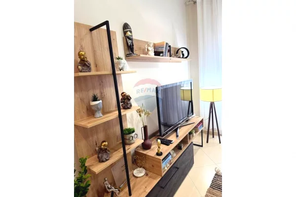 Shtepi me qera Apartament ne Tirane, 1+1, Mobilimi E mobiluar, Pagesa 65,000  Leke.